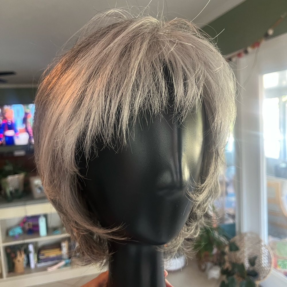 Freedom by Godiva’s Secrets adjustable Women's Wig / color MINX - Picture 6 of 14